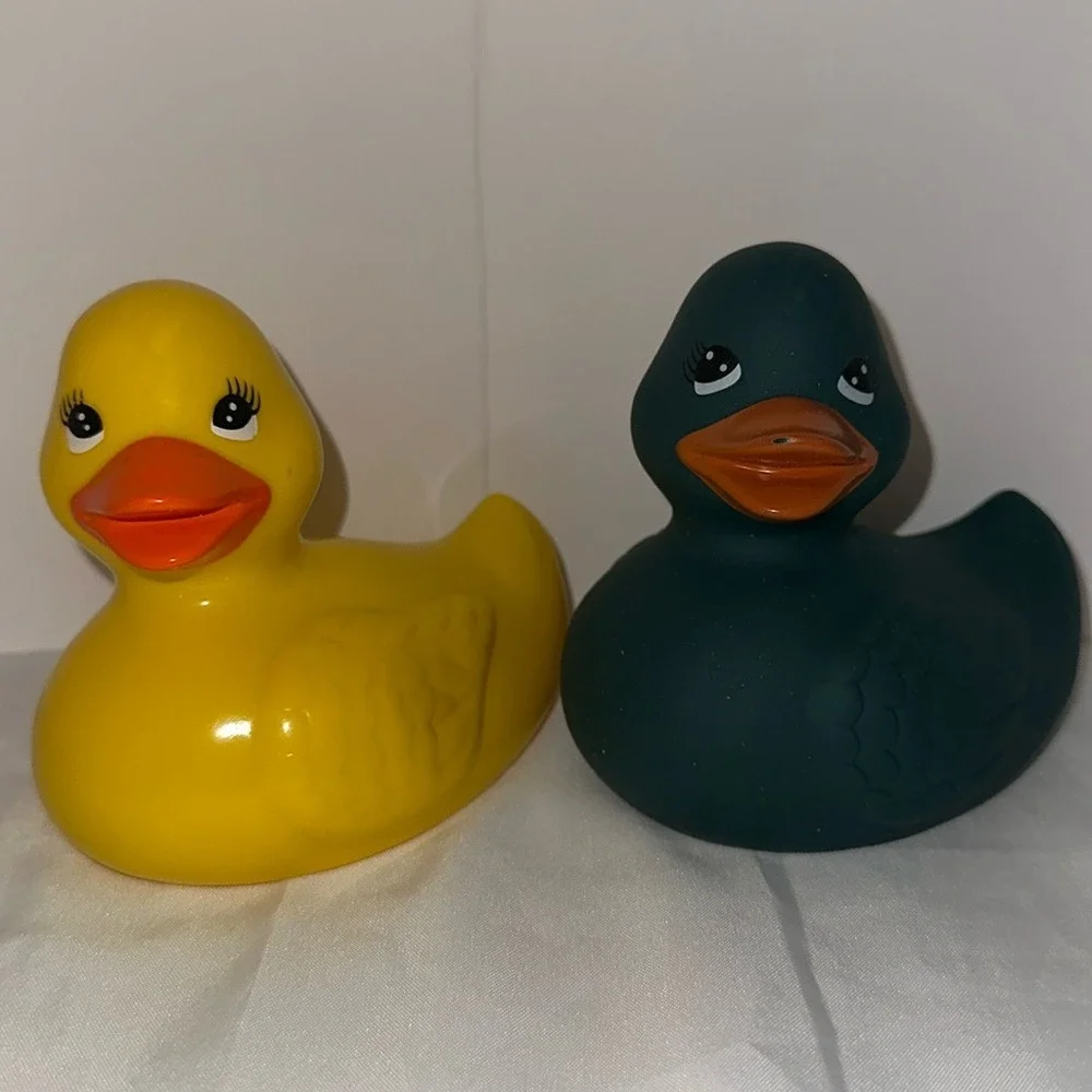 Set of 2 Rubber Ducks Yellow Glossy and Dark Matte Teal Bath Toys Collectible‎